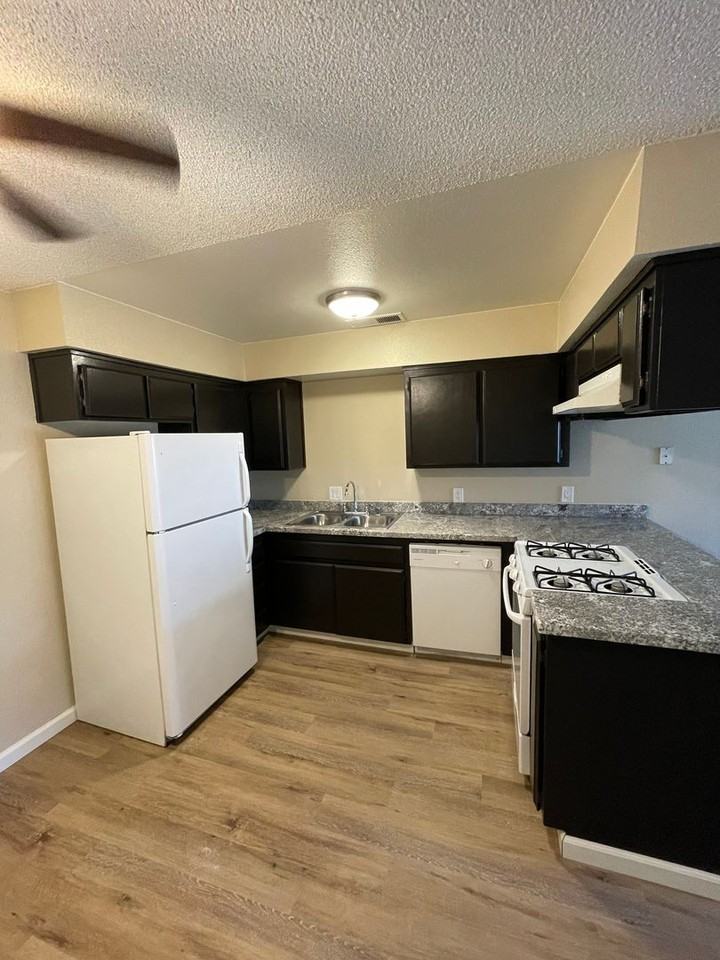 Shadow Ridge Apartments - Photo 2 of 41
