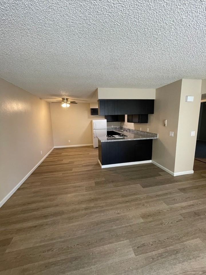 Shadow Ridge Apartments - Photo 3 of 41