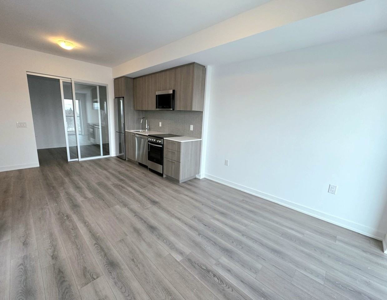 7437 Kingston Road #512 - Photo 4 of 13