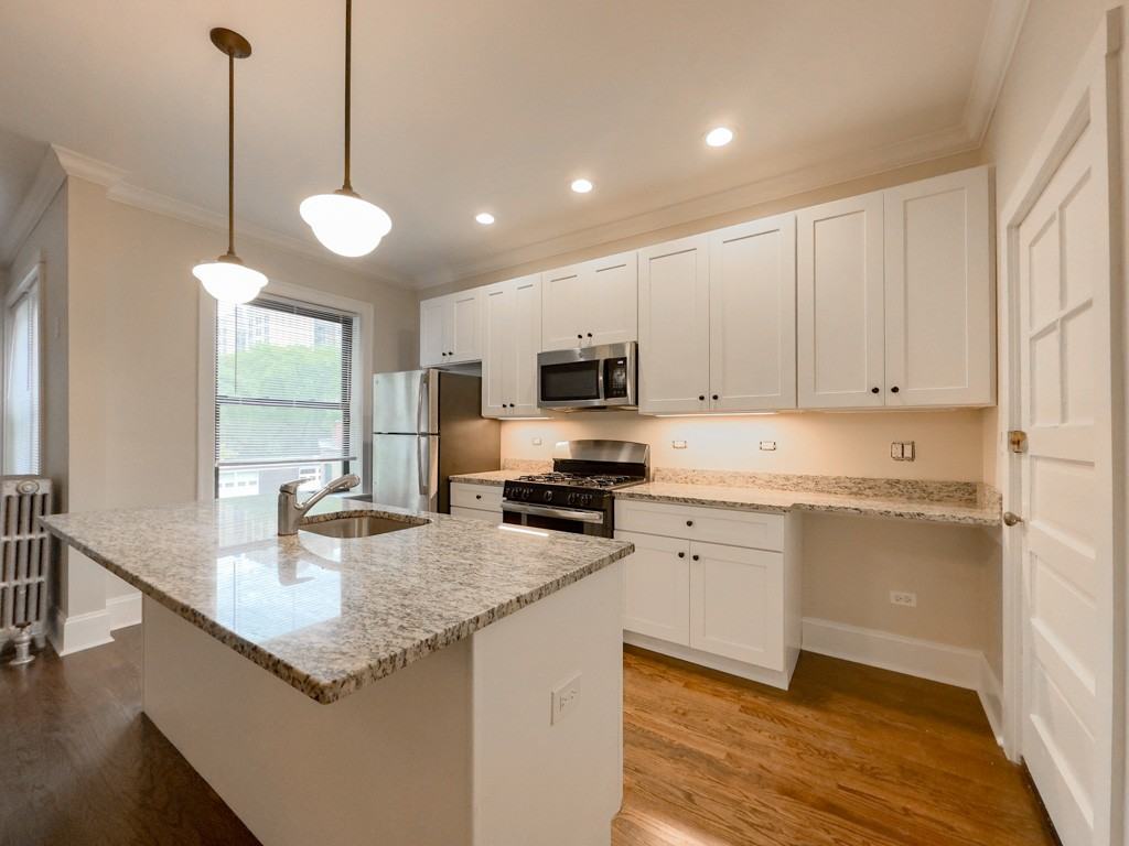 1364 E 52nd St #3W - Photo 3 of 20