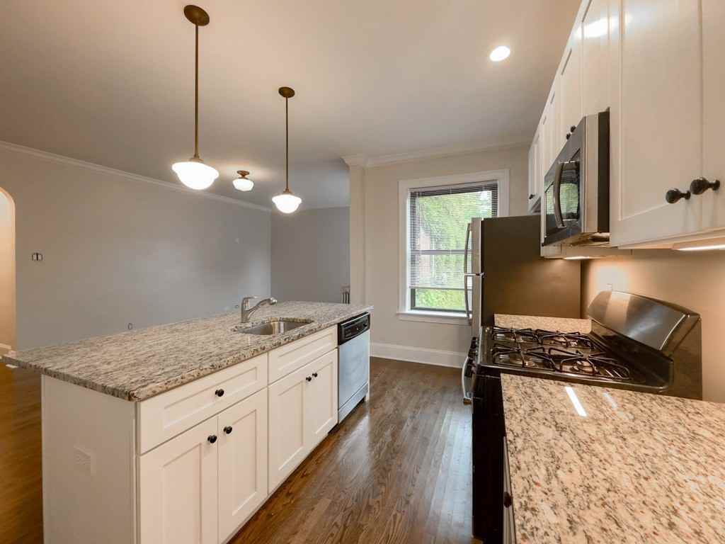 1364 E 52nd St #3W - Photo 4 of 20