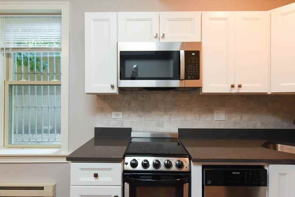 640 W Wrightwood Ave #111 - Photo 4 of 17