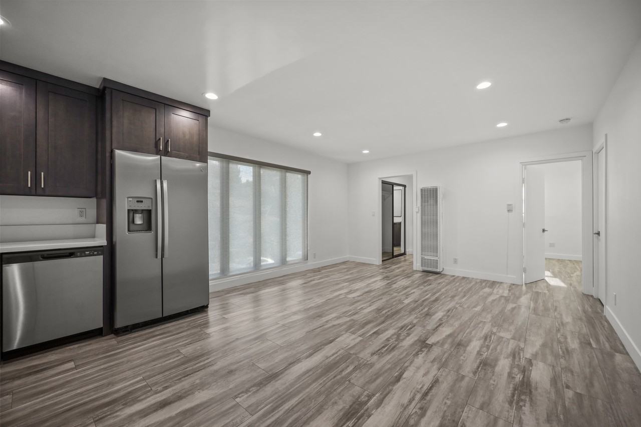 451 Coronado Terrace #4 - Photo 5 of 23