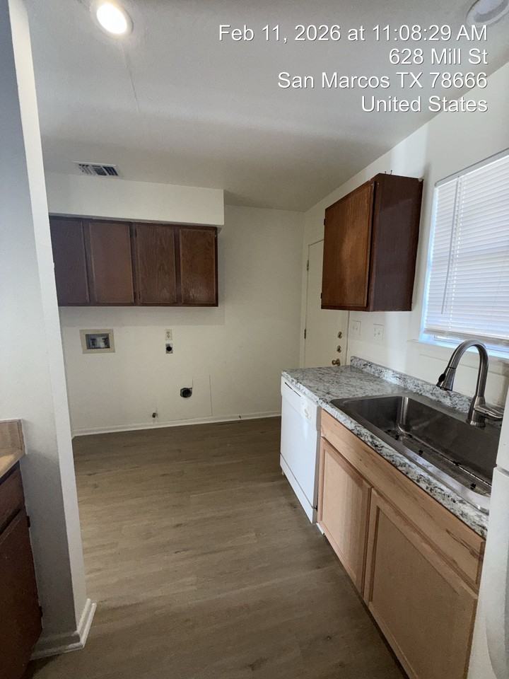 628 Mill St - B - Photo 3 of 13