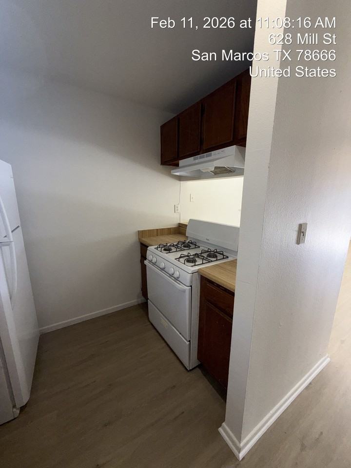 628 Mill St - B - Photo 5 of 13