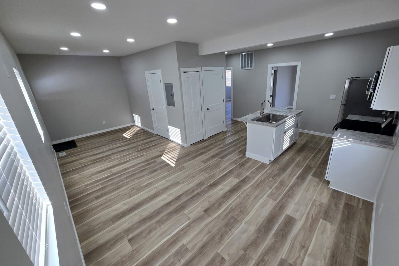 1526 Miami Street - Photo 3 of 12