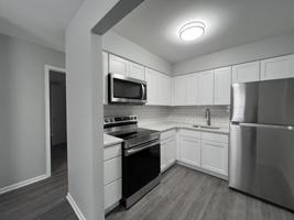 featured image of 801 N Halstead St