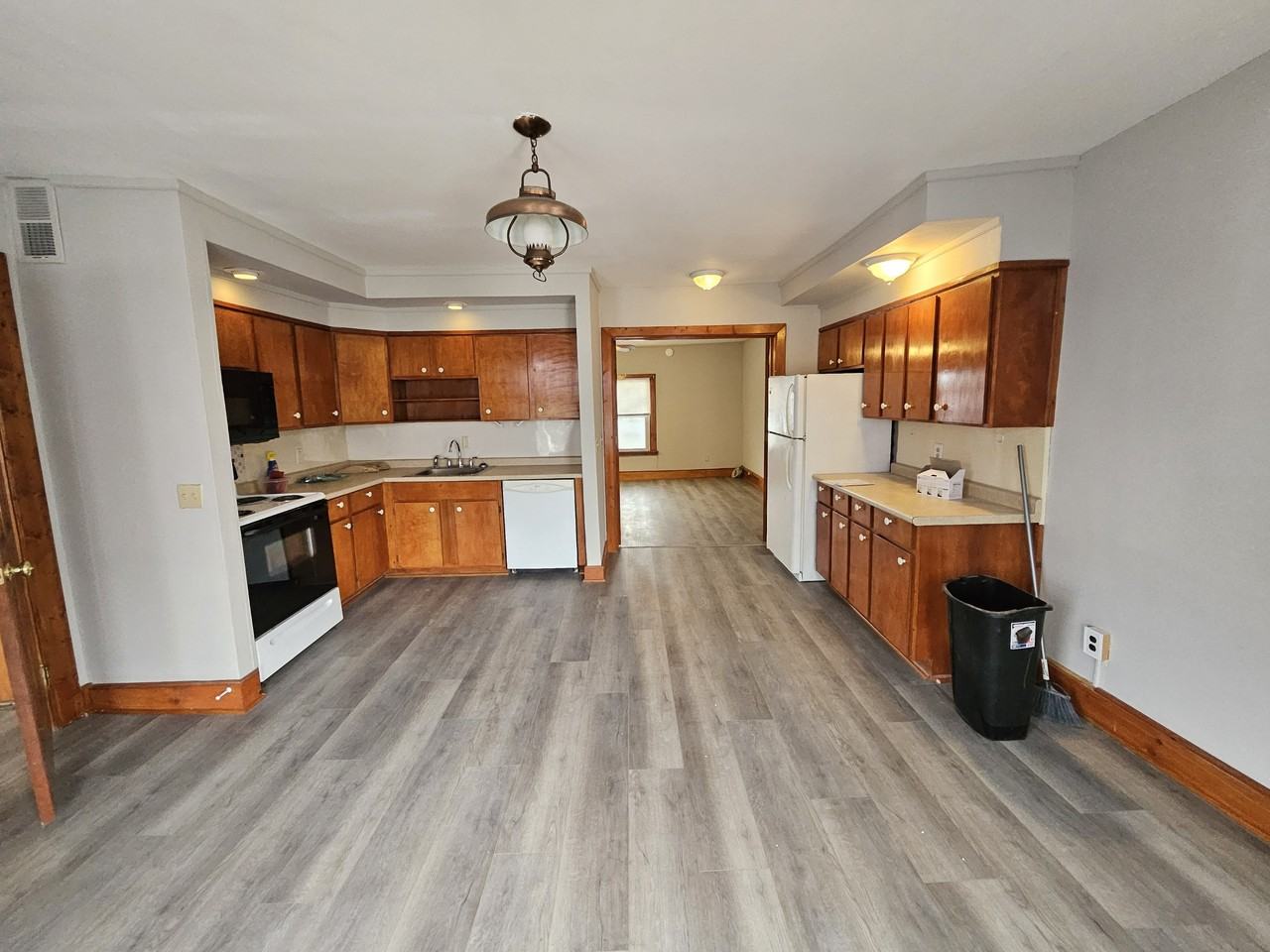 Main St. Manchester - Photo 4 of 17