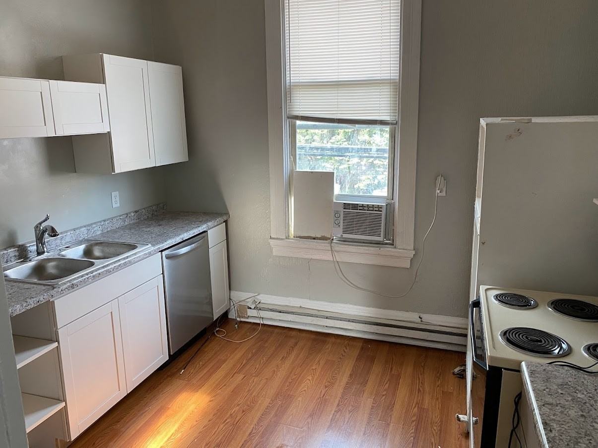 2333 West Clifton Avenue - Photo 2 of 25