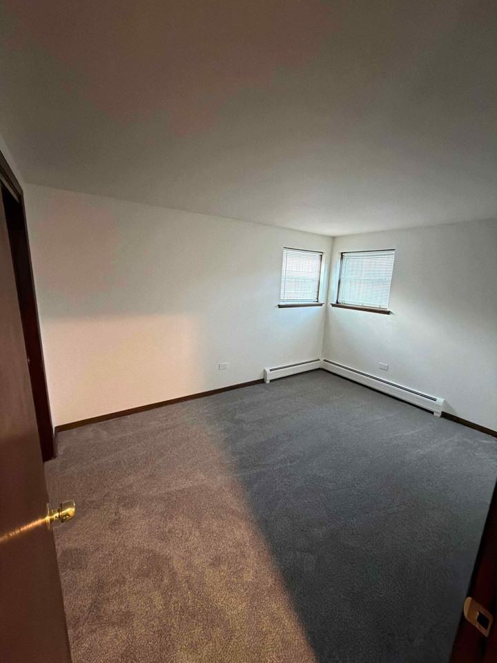 107 S. Circle Avenue - Photo 3 of 4