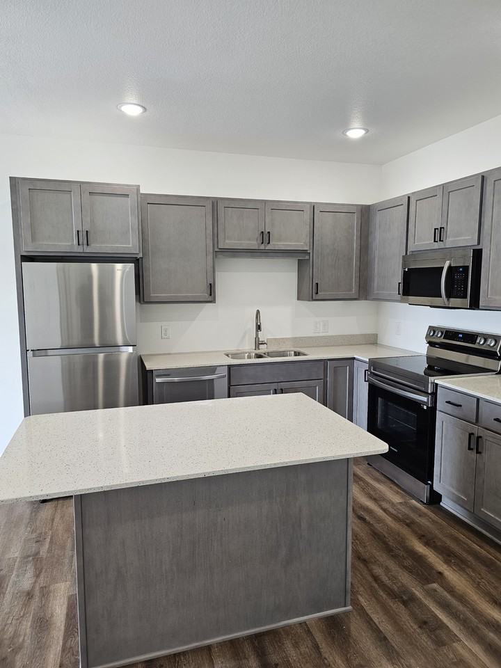 105 Michael Ct Nw #6