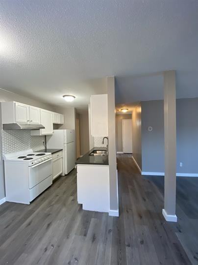 Local 25 Apartments - Photo 2 of 28