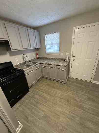 1425 Joseph E Boone - Photo 5 of 6