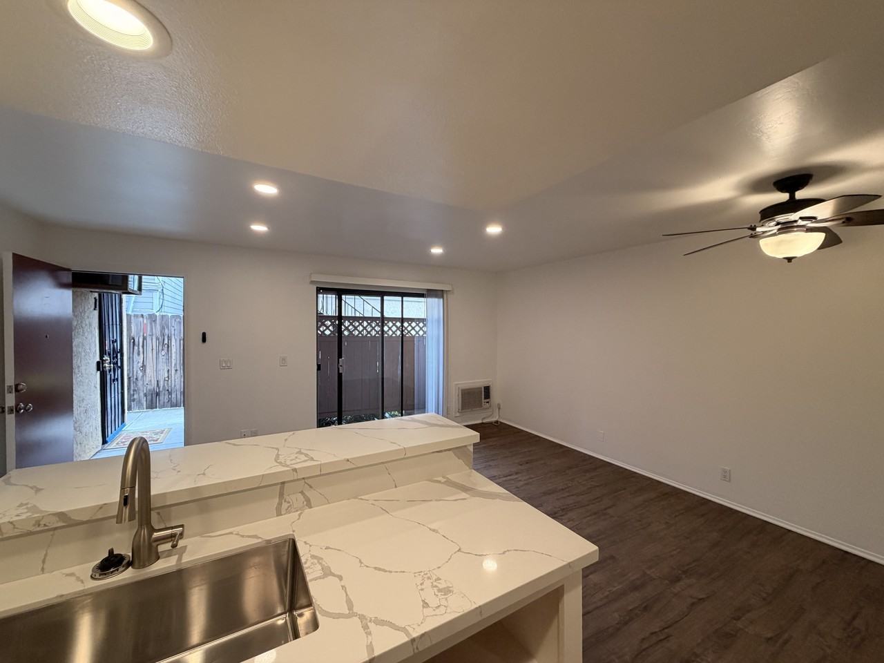 2843 C Street - Photo 2 of 18