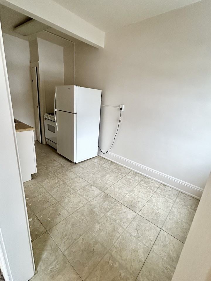 Webb Hall - Photo 5 of 8