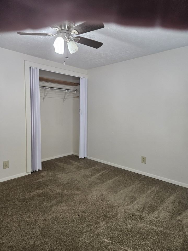 274 Donna Drive - Photo 3 of 11