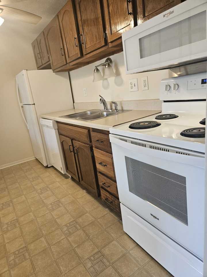 274 Donna Drive - Photo 4 of 11