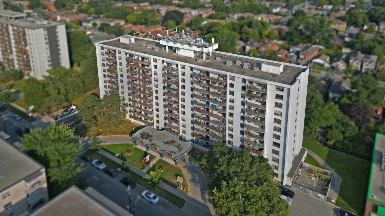 Gamble - Photo 2 of 35