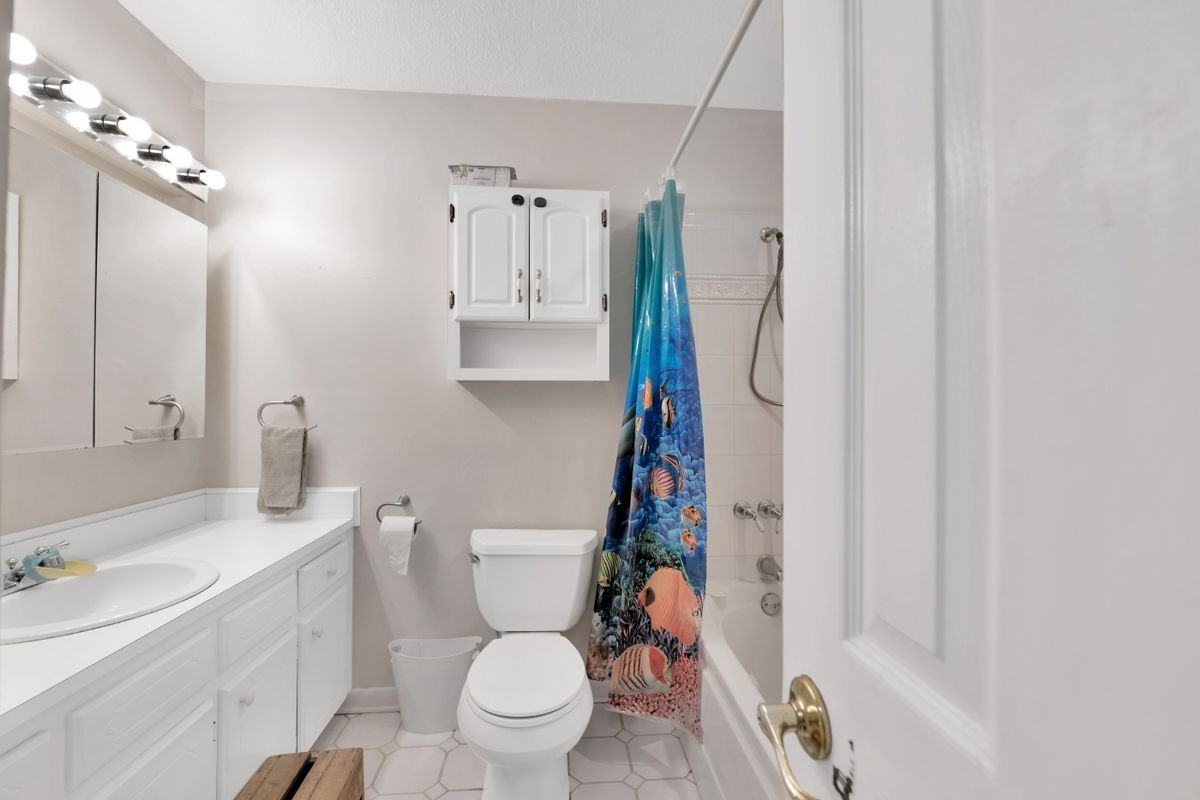 1126 Coral Dr - Photo 6 of 19