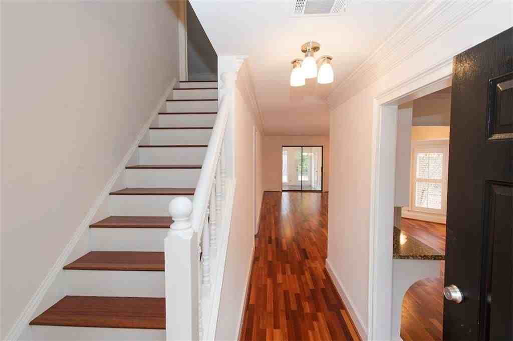470 Forestgate Ct - Photo 3 of 37