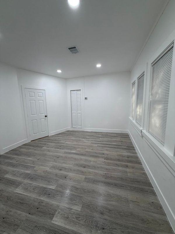 1131 S N St ##B - Photo 6 of 17