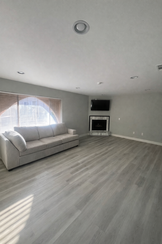 2891 Canyon Crest Dr ##17 - Photo 2 of 9