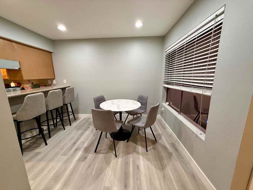 2891 Canyon Crest Dr ##17 - Photo 3 of 9