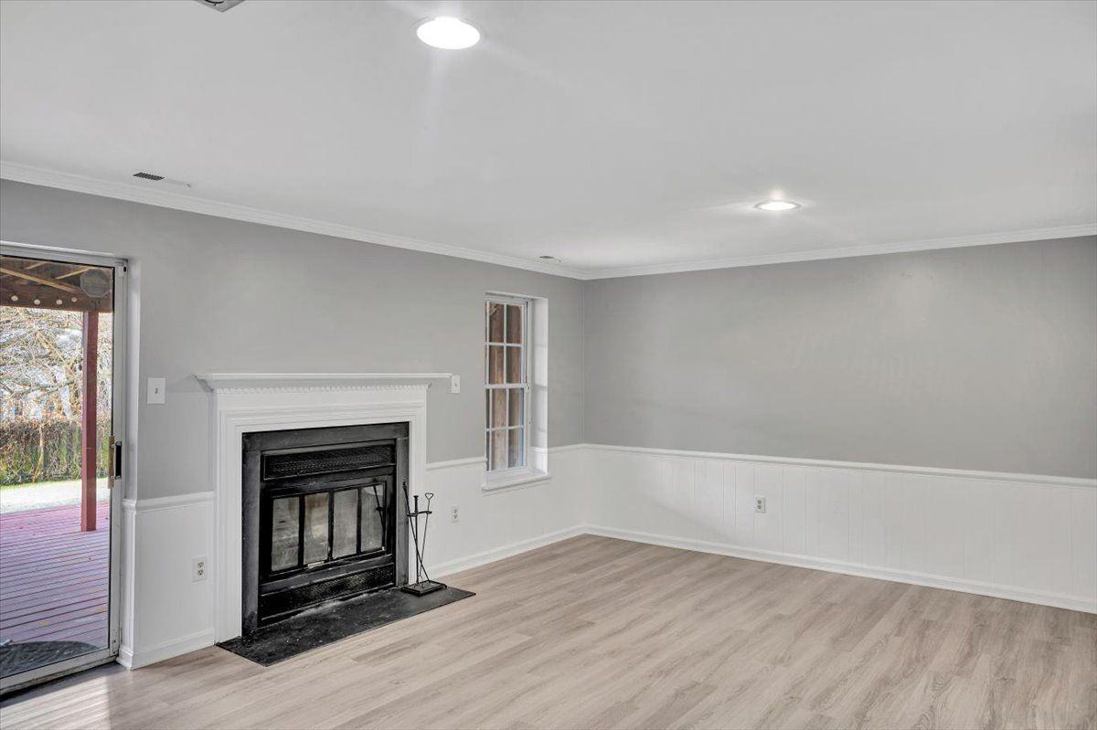 8530 London Bridge Way - Photo 6 of 14