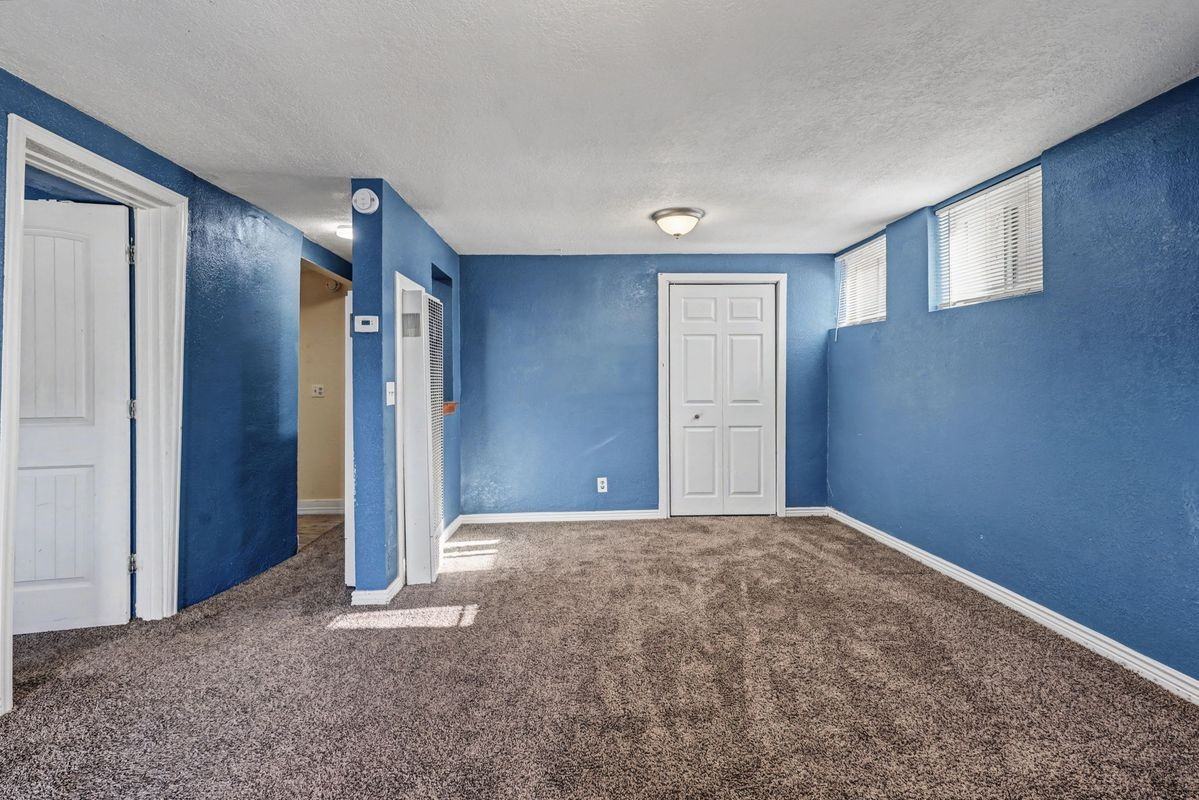 838 W Kiowa St ##2 - Photo 4 of 25