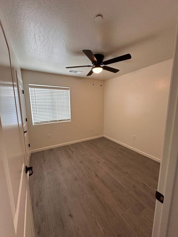 650 S R St - Photo 3 of 14