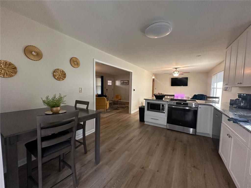 6702 Songwood Dr - Photo 4 of 15