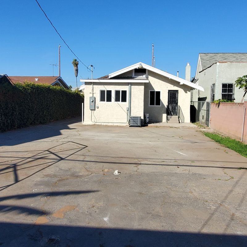 1742 Exposition Blvd - Photo 6 of 27