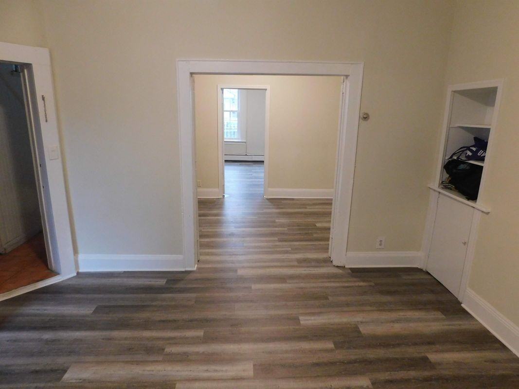 242 Griffith St - Photo 2 of 9