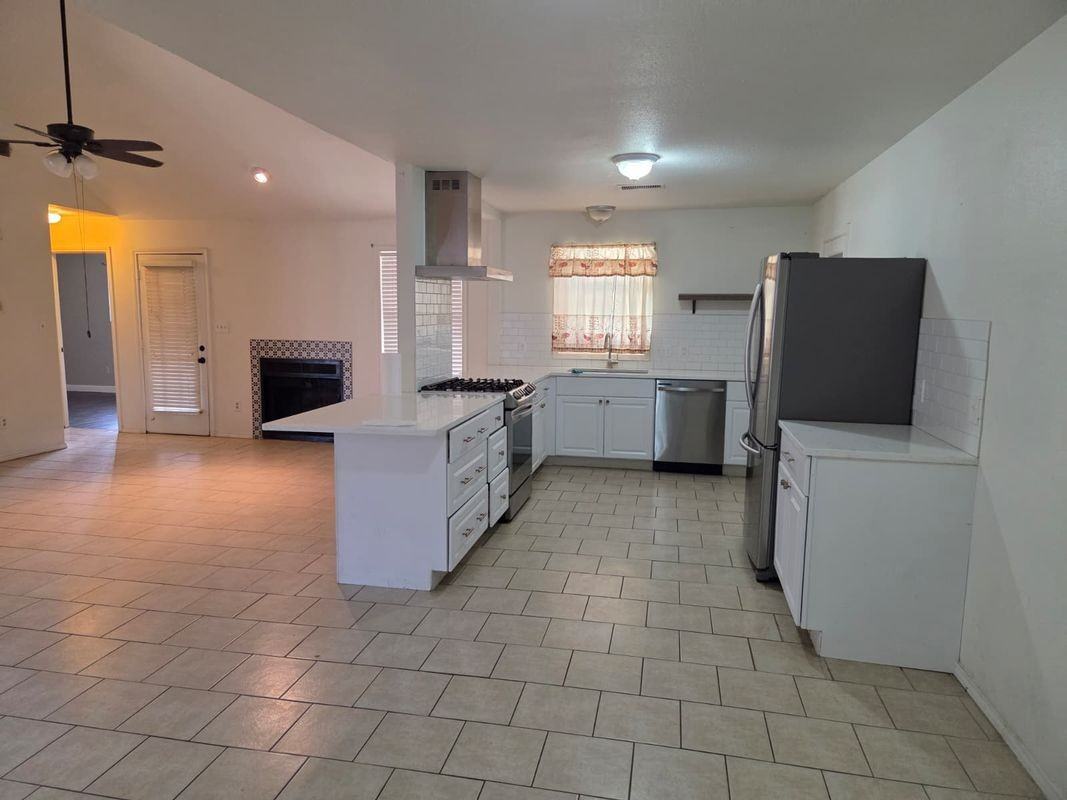 2406 Patsy Pkwy - Photo 2 of 6