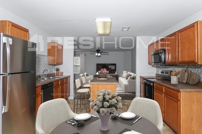 3693 Avalon Lake Dr - Photo 2 of 17