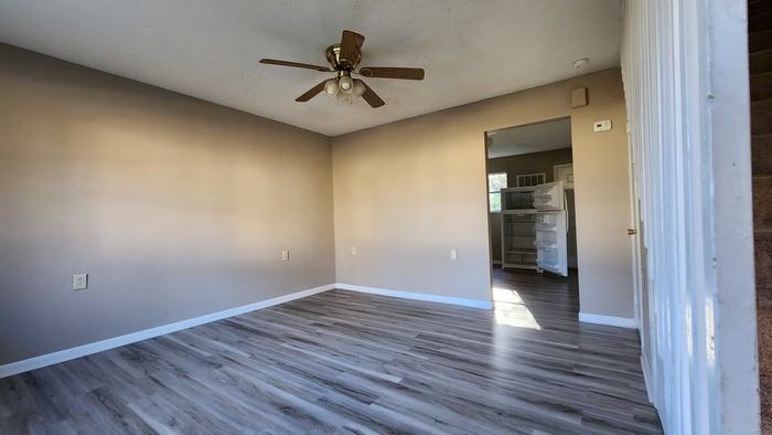 1007 Oak St #3 - Photo 2 of 6