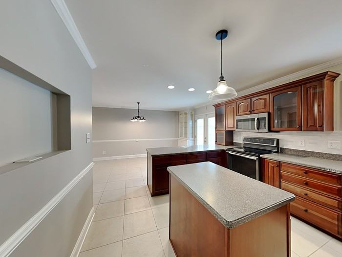 100 Raymond St - Photo 5 of 25