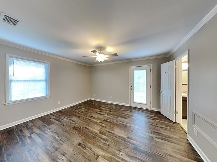 100 Raymond St - Photo 7 of 25