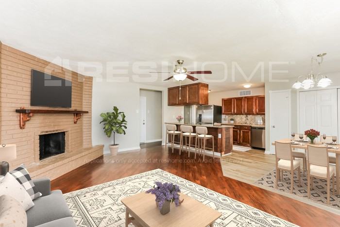 906 Fort Worth St - Photo 3 of 17