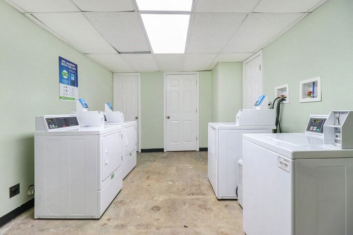 601 W Lasalle Ave #D1 - Photo 5 of 9