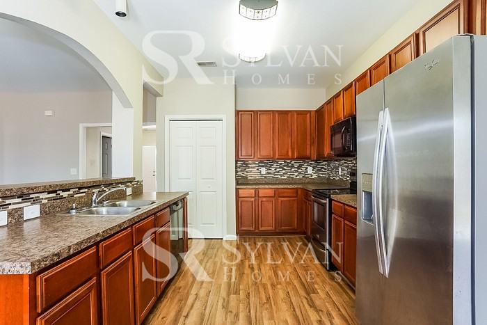 523 Westmoreland Rd - Photo 7 of 16