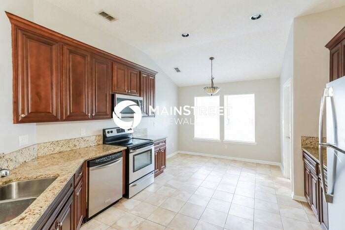 940 Ashton Cove Ter - Photo 6 of 16