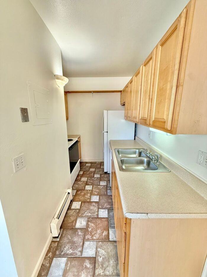 1925 Pecan St #D - Photo 5 of 14