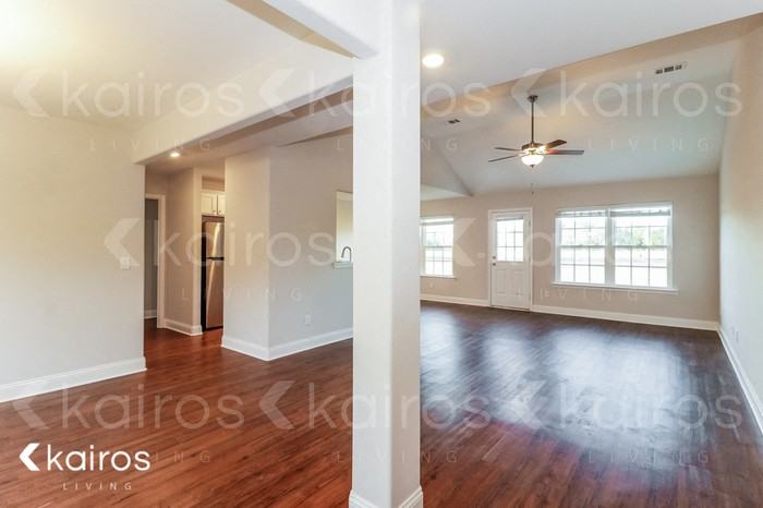 220 Western Red Cedar Dr - Photo 4 of 17