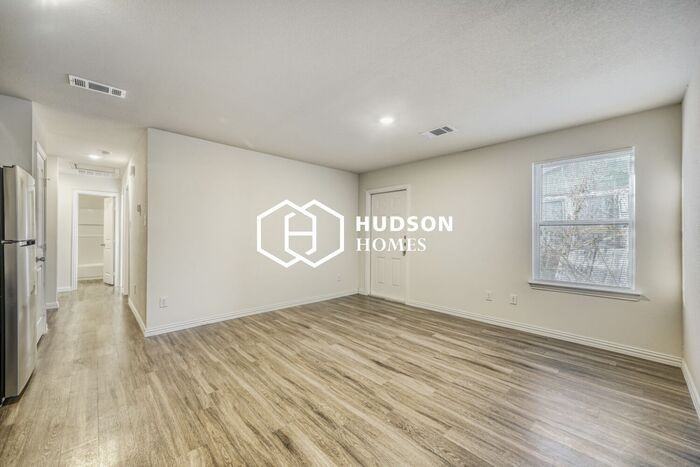 605 S 13th St #B - Photo 3 of 14