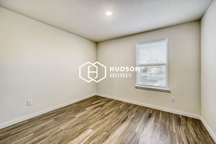 605 S 13th St #B - Photo 5 of 14