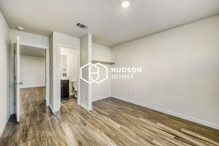 605 S 13th St #B - Photo 6 of 14