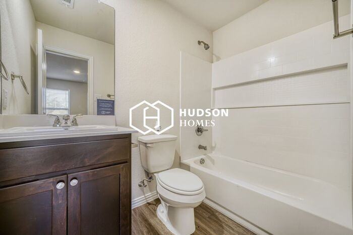 605 S 13th St #B - Photo 7 of 14