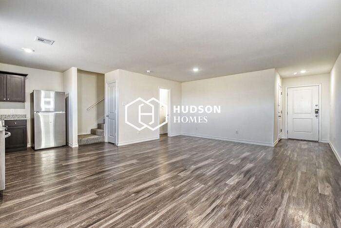 402 N Zenith Ave #A - Photo 5 of 14