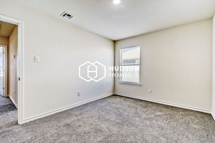 402 N Zenith Ave #A - Photo 7 of 14